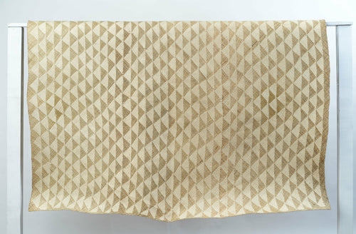 Handgewebter Teppich Weiß Dreieck – 180 x 150 cm